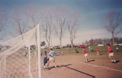 Antes de jugar en el predio actual, los encuentros se disputaba en distintos predios, como Paracao o la cancha de Churruarín al final. 