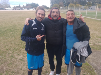 Campos centro junto a Tagliani y el Turco García. Esquiú presente en Paraná.