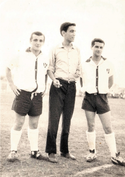 Antes de jugar en los Veteranos Chapino tuvo un paso por el fútbol de primera. El más recordado, por Diamantino, donde fue goleador y campeón. 