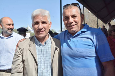 Daniel Vera junto al gobernador de San Luis Claudio Poggi.