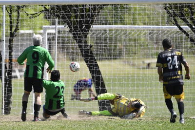 Uno de los tantos de Catamarca, campe&oacute;n Supermaster.