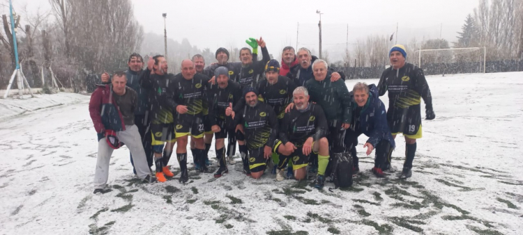 Jugar en la nieve, un sueño que se cumple en San Martín de los Andes