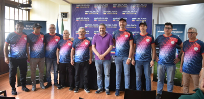 Dirigentes de la AAVF junto al presidente del EmturyC, Bernardo Martín. 