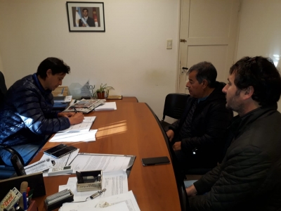 El director de deportes de Salta, Sergio Plaza, junto a los dirigentes de la Asociación Alejandro Comas y Darío Wegin. 