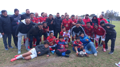 Virrey de Salta festejó el Día del Padre: fútbol, agasajo, regalos y presencia de sus hijos