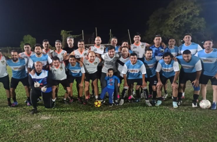 12 de Octubre de General Vedia jug&oacute; varios amistosos antes de Posadas. 