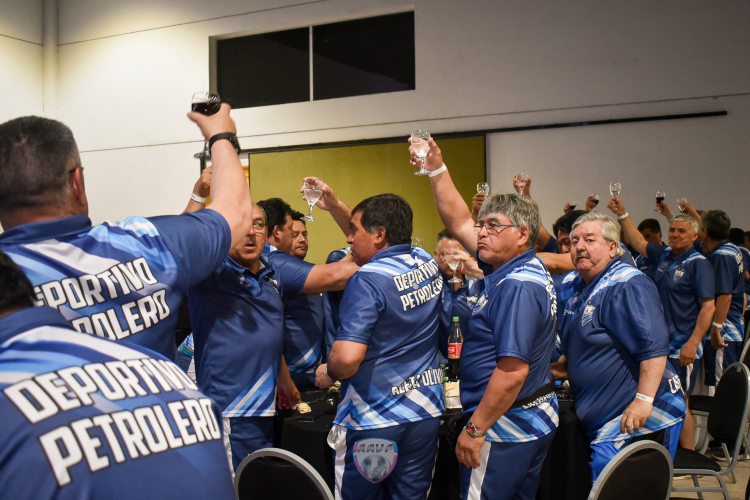 El brindis de Deportivo Petrolero de Caleta Olivia. 