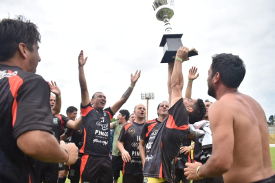 Atlético Garupá campeón Super Senior +42. 
