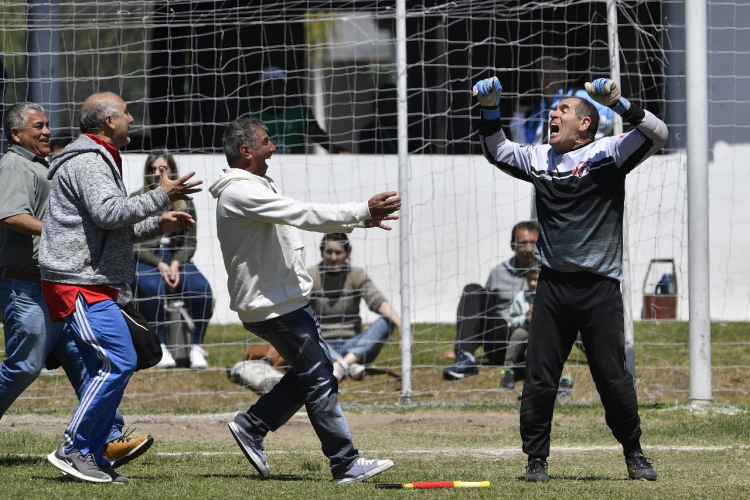 Sergio Arcas el h&eacute;roe, anotando y atajando el &uacute;ltimo disparo. 