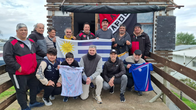 Napole FC recibi&oacute; a la AAVF en la ciudad de Colonia, Uruguay.