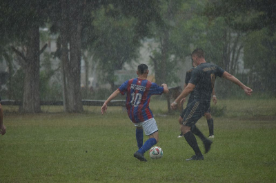 La lluvia presente. Aqu&iacute; en Banco Provincial y Amigos del Litoral. 