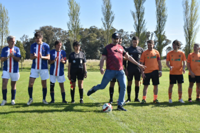 Darío Weglin dio el puntapié inicial del Nacional. 
