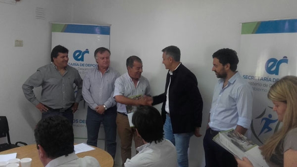 La Asociación Argentina de Futbolistas Veteranos recibió un aporte del gobierno provincial